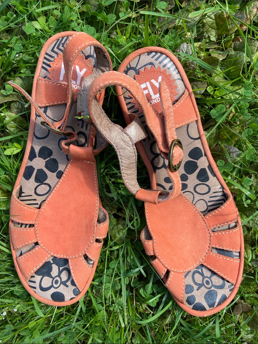 FLY London Orange Leather Wedge Heel T-Strap Sandal Womens Size EU 40 | US 9-9.5